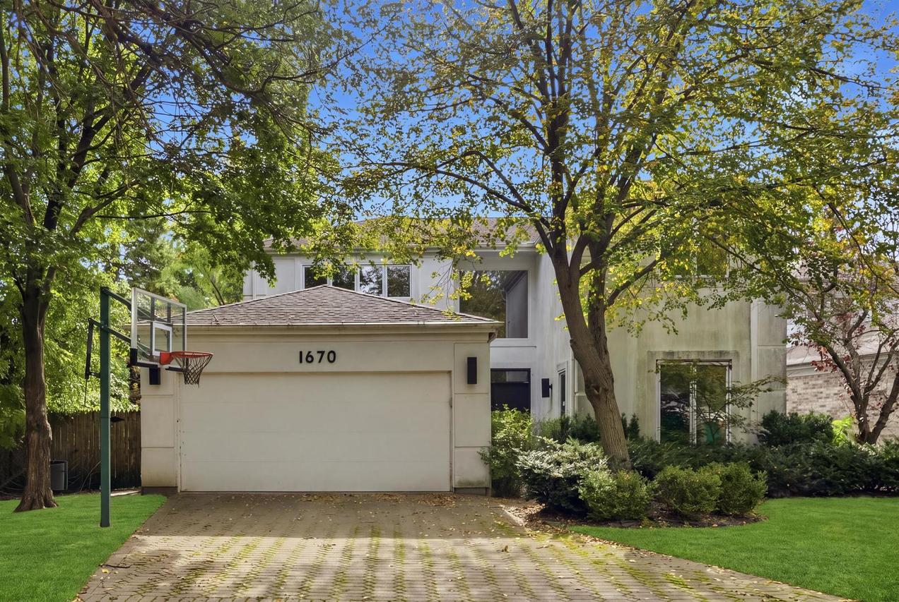 1670 Strath Erin Rd., Highland Park, IL 60035