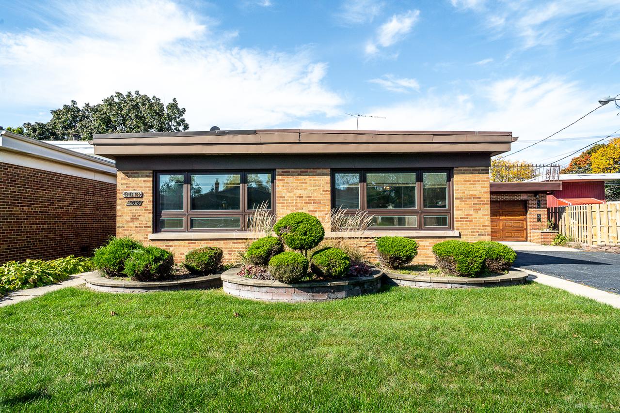 9016 S Constance Ave., Chicago, IL 60617
