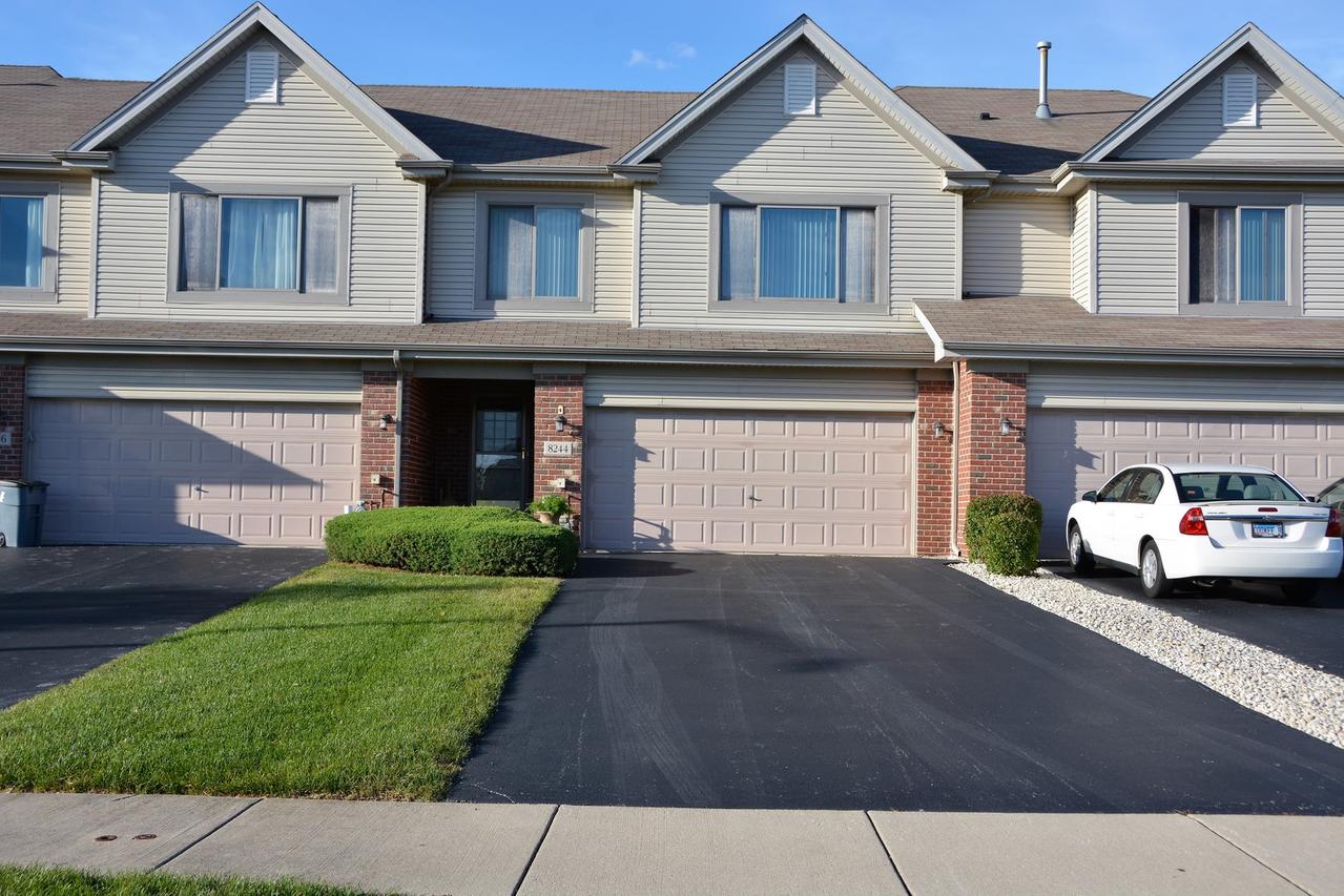 8244 Auburn Ln., Frankfort, IL 60423