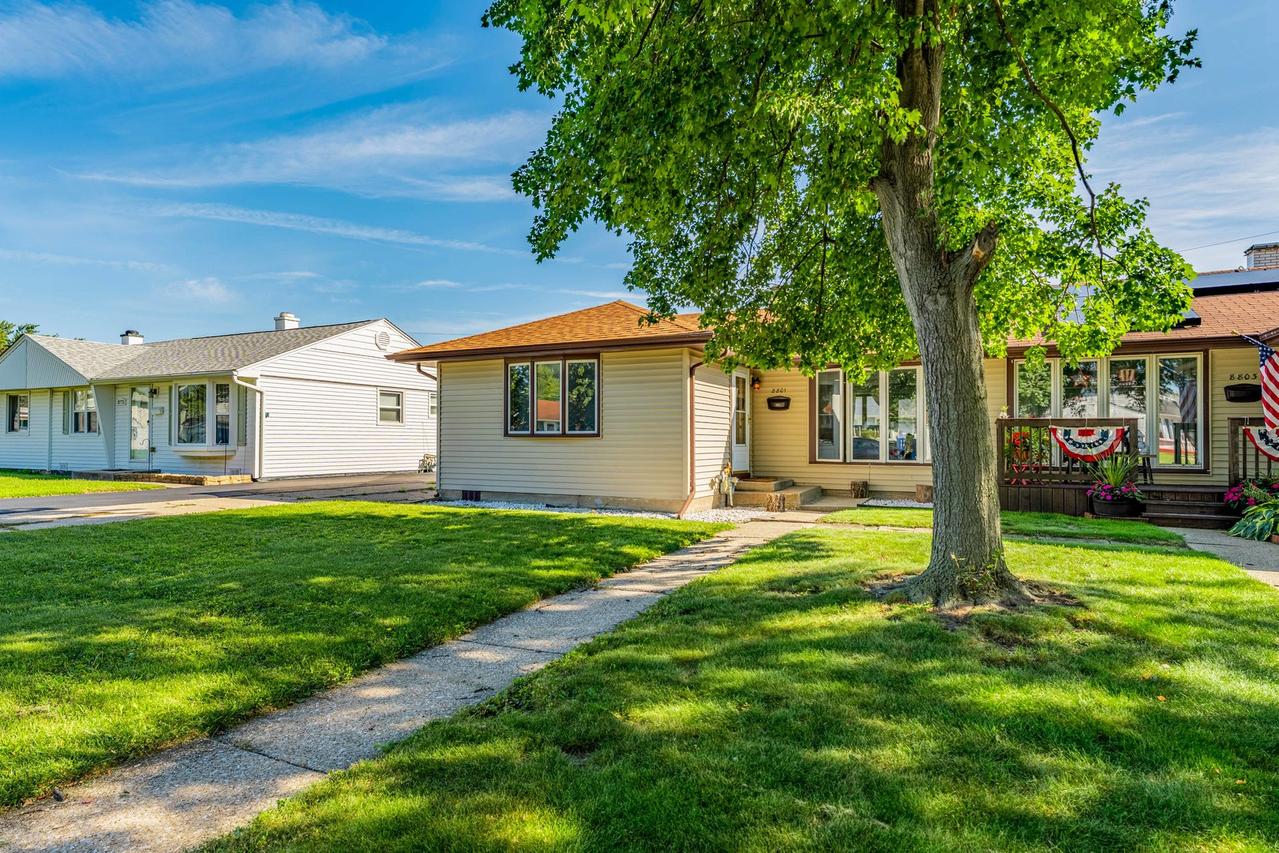 8801 S Kilbourn Ave., Hometown, IL 60456