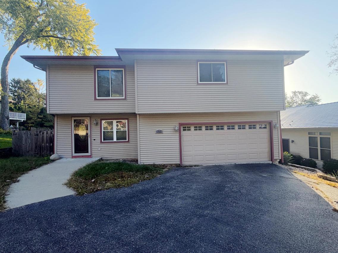 139 Wildwood Rd., Algonquin, IL 60102