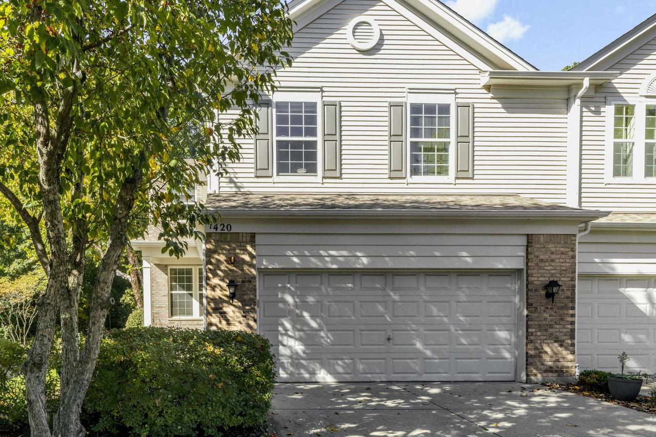 1420 Yellowstone Dr., Streamwood, IL 60107
