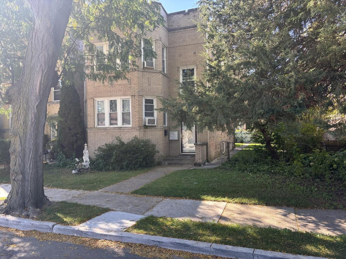 8612 Kimball Ave., Skokie, IL 60076