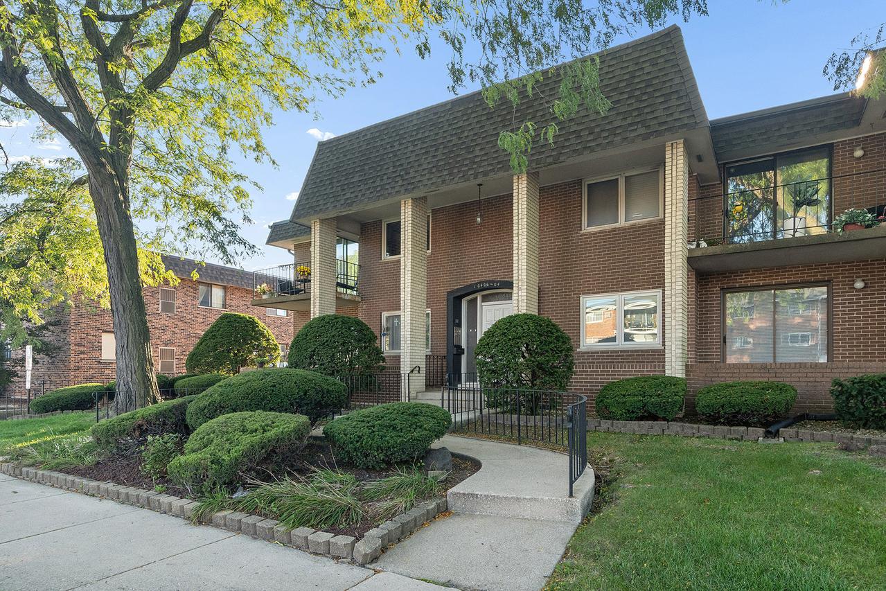 10406 S Pulaski Rd. #201, Oak Lawn, IL 60453