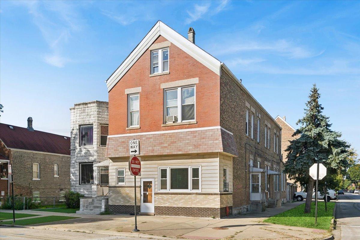 3700 S Honore St., Chicago, IL 60609