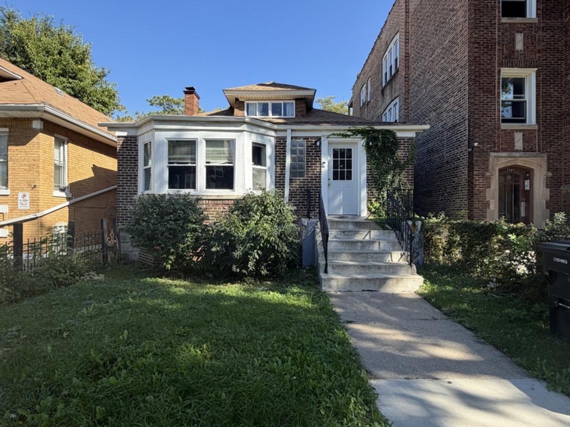 7735 S Colfax Ave., Chicago, IL 60649