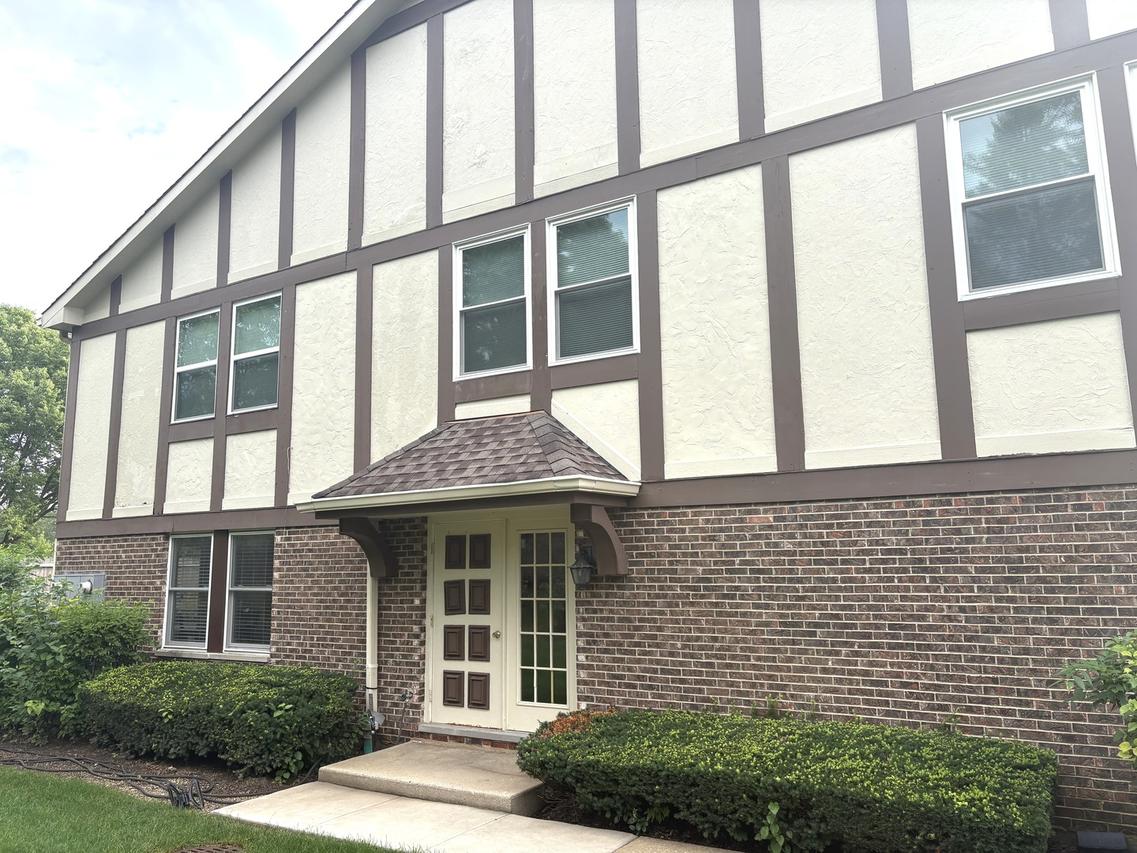 140 W Golf Rd. #A, Libertyville, IL 60048