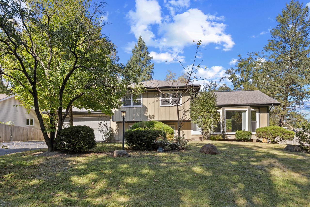 28W700 Barnes Ave., West Chicago, IL 60185