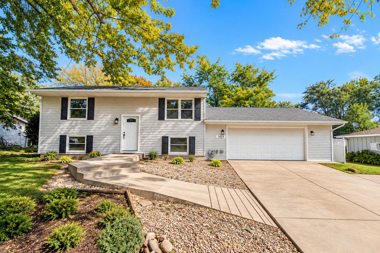 1404 Eastwood Ln., Mchenry, IL 60051