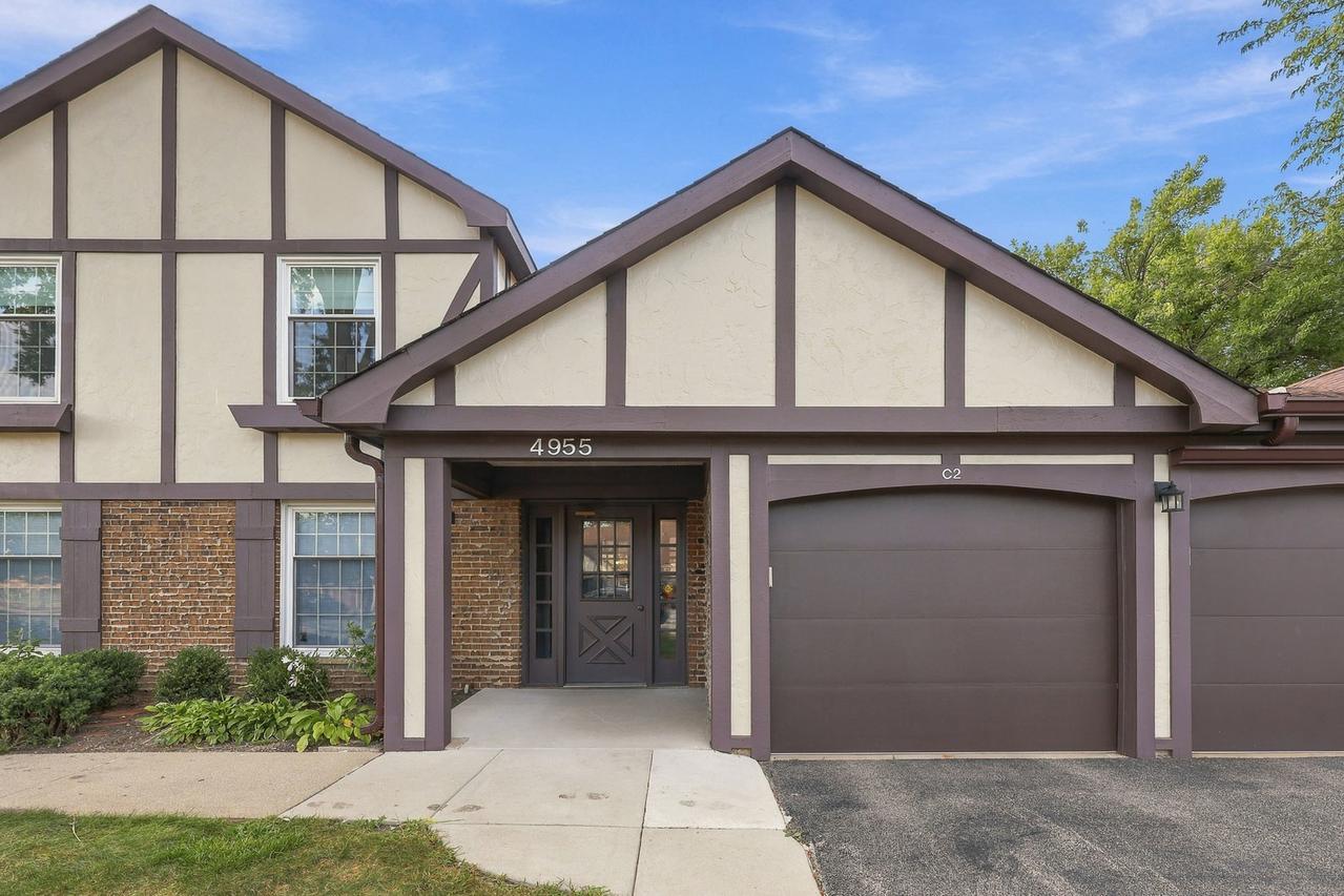 4955 Kimball Hill Dr. #C2, Rolling Meadows, IL 60008