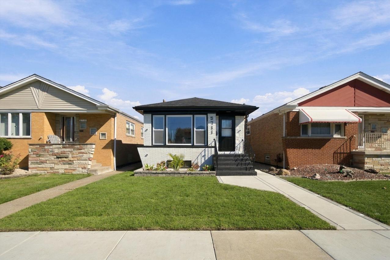 5711 S Mayfield Ave., Chicago, IL 60638