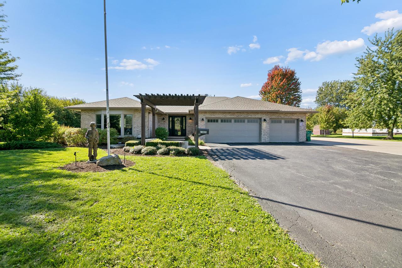 23826 S Schoolhouse Rd., Manhattan, IL 60442