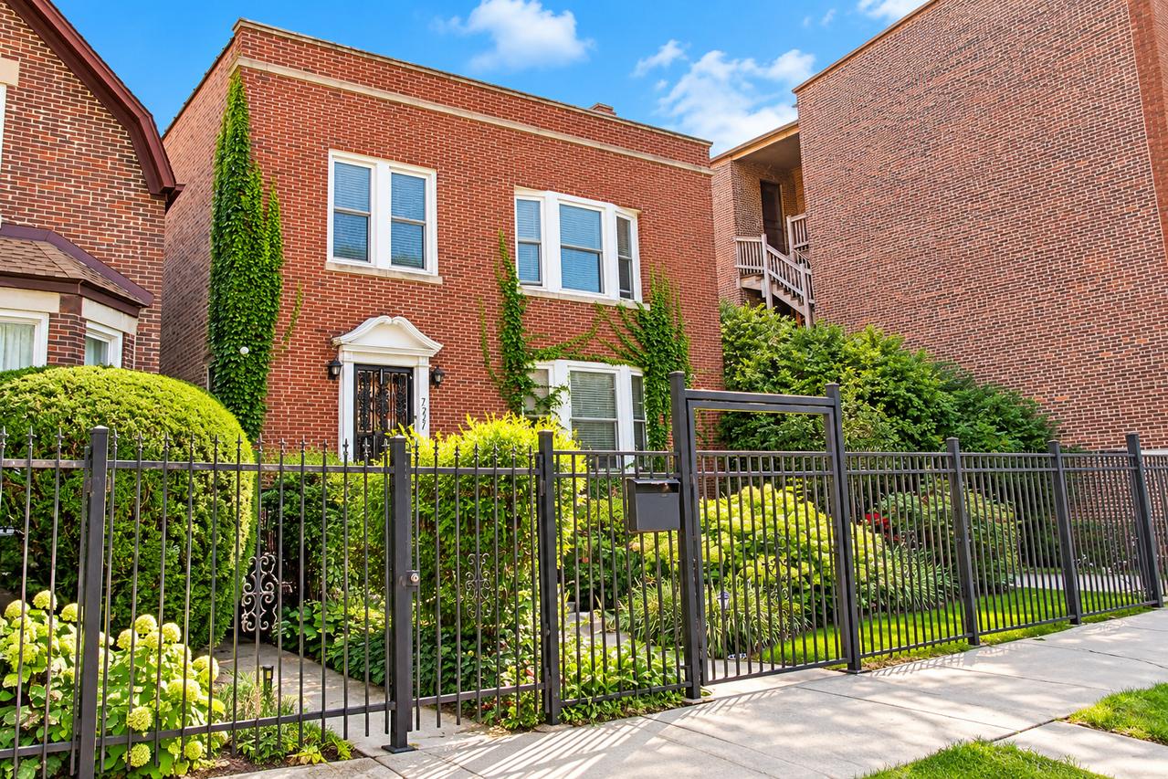 7225-27 S Yates Blvd., Chicago, IL 60649