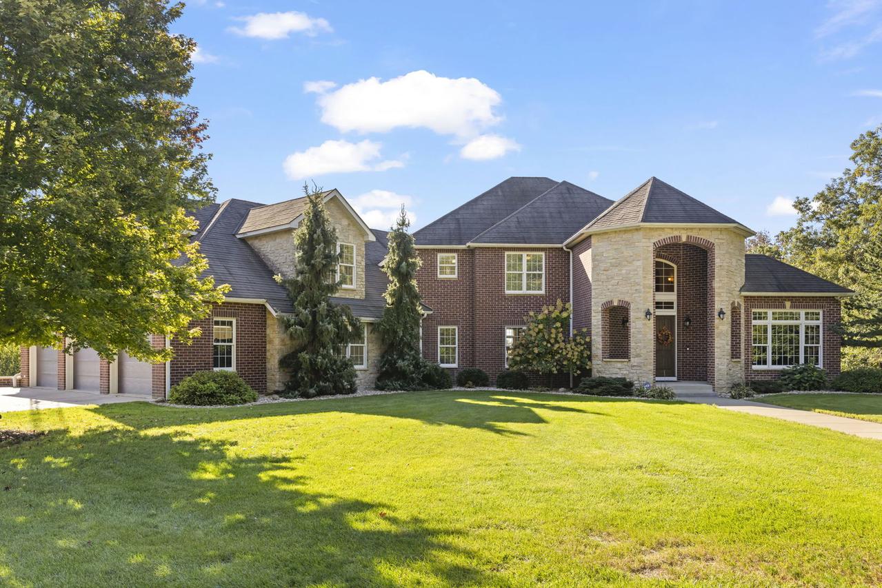 1349 Sleepy Hollow Rd., Amboy, IL 61310