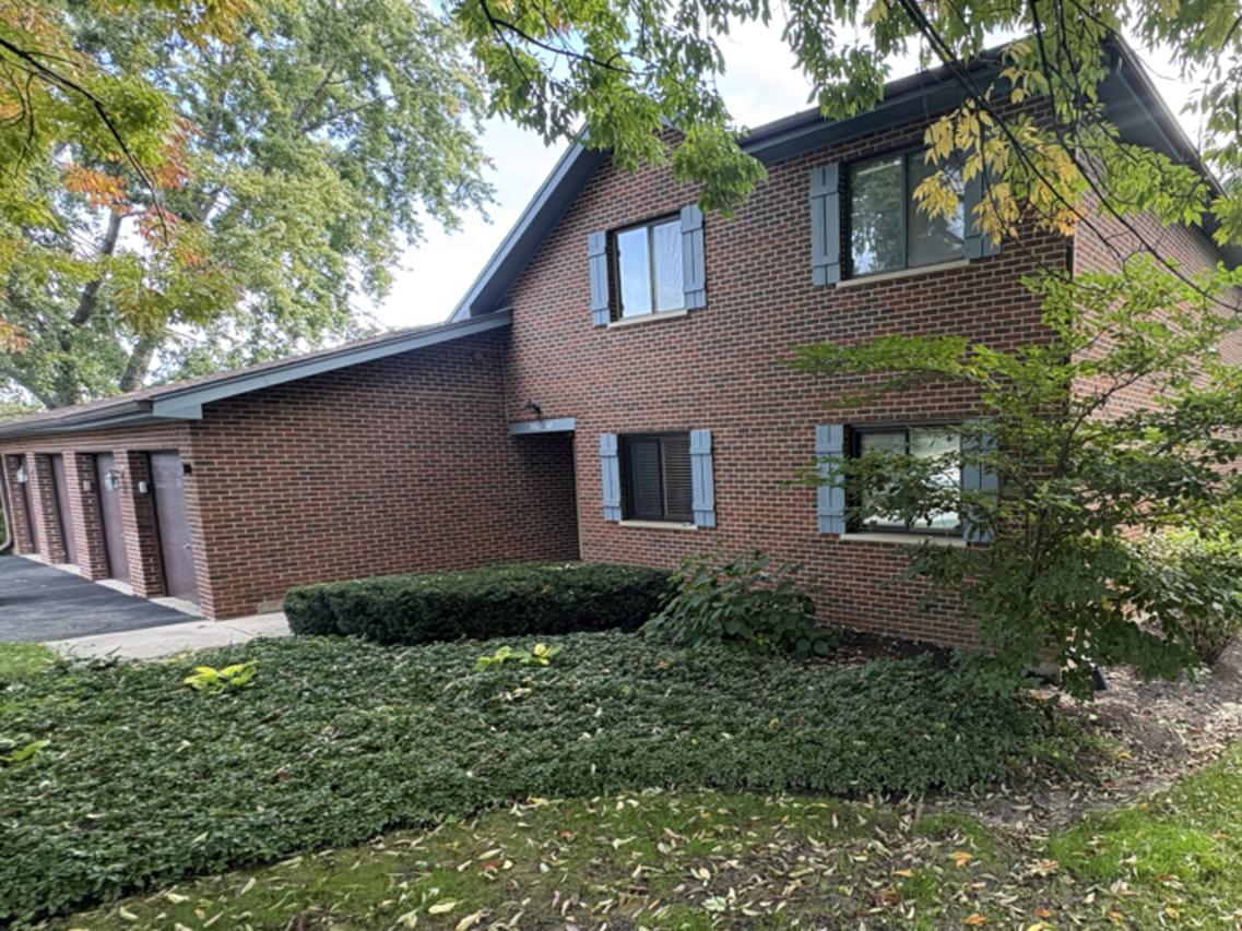5365 Newport Dr. #C, Lisle, IL 60532