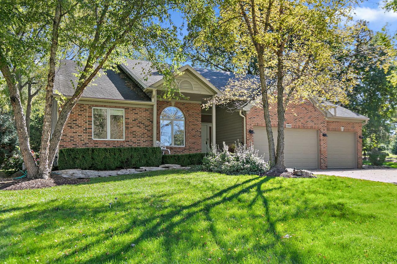 1000 Dakota Dr., Woodstock, IL 60098