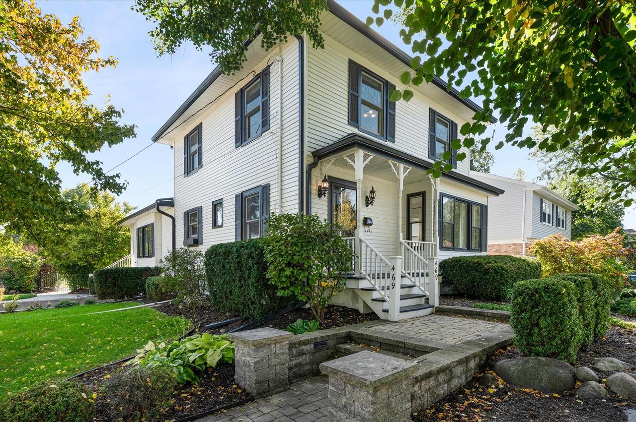 469 S York St., Elmhurst, IL 60126