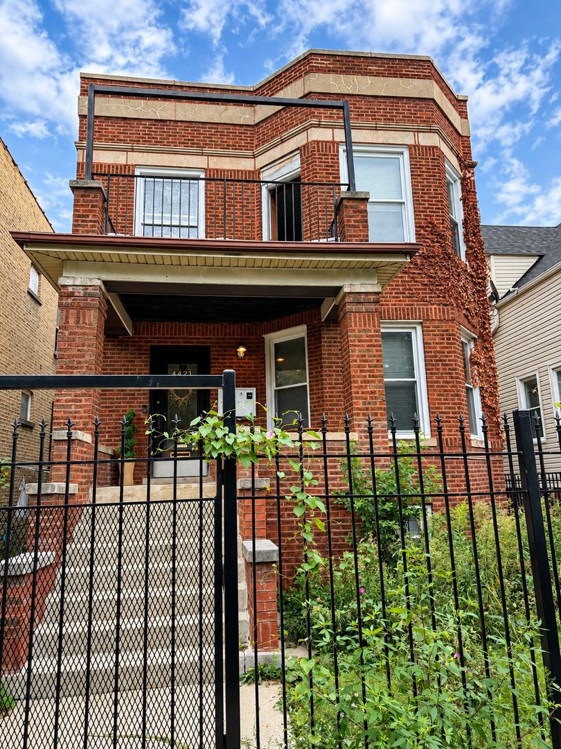 4421 N Kimball Ave., Chicago, IL 60625