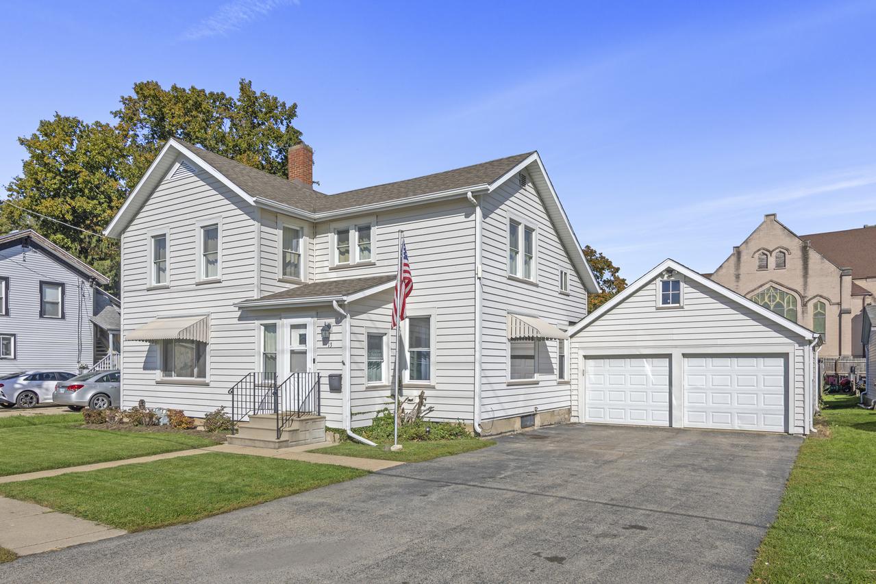 13 E 2nd St., Sandwich, IL 60548