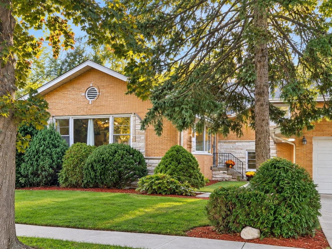 1034 Forest Rd., La Grange Park, IL 60526