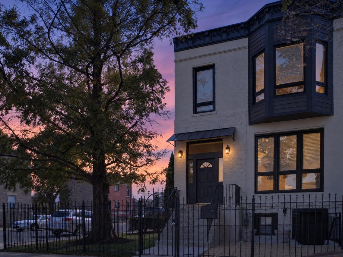 2703 W Warren Blvd., Chicago, IL 60612