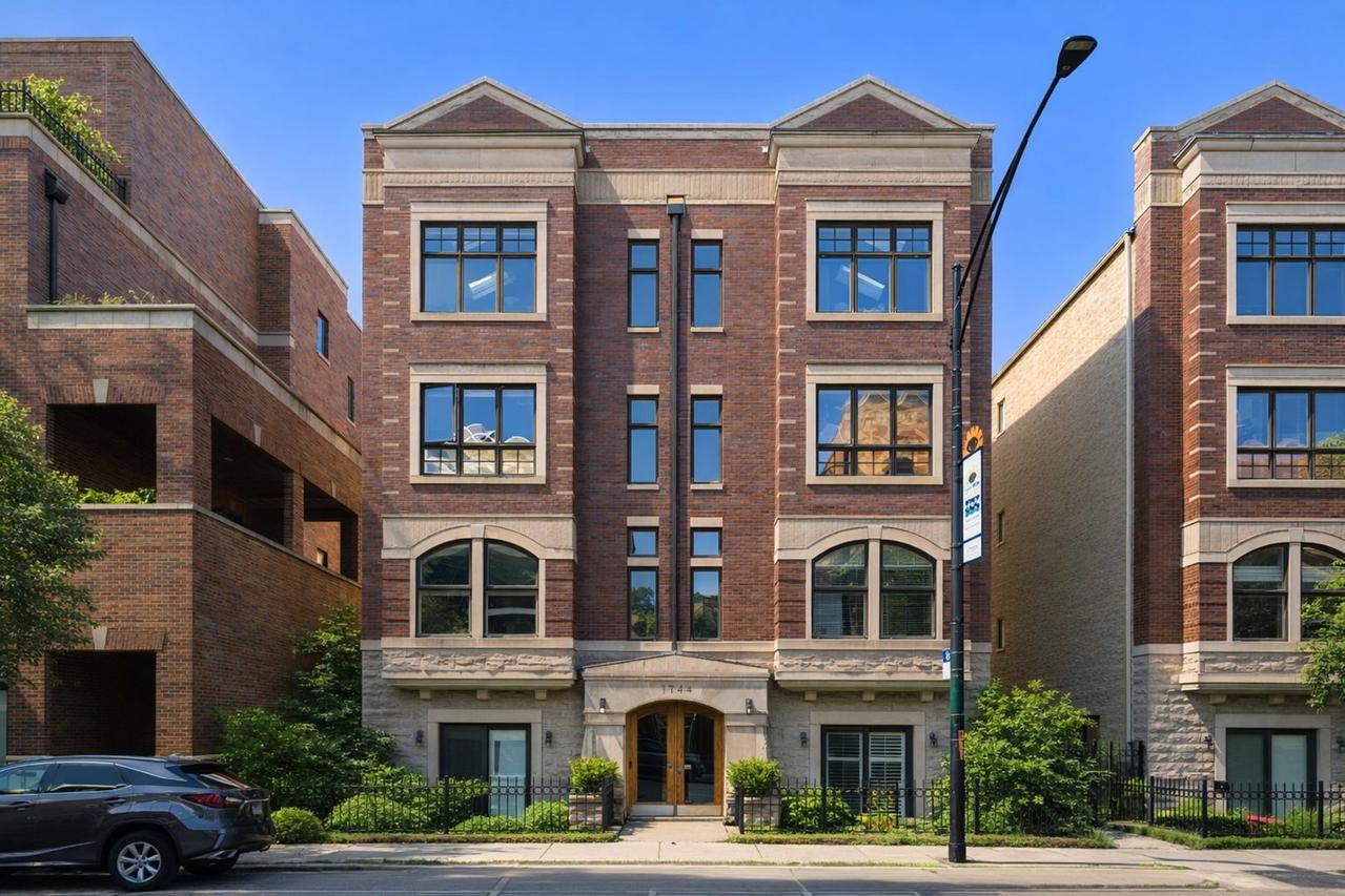 2842 N Halsted St. #3N, Chicago, IL 60657