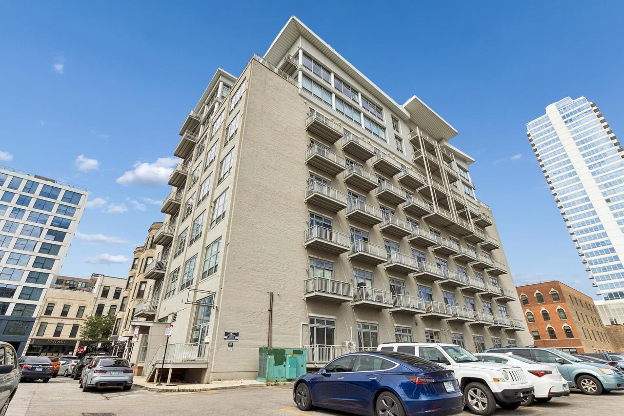 770 W Gladys Ave. #304, Chicago, IL 60661