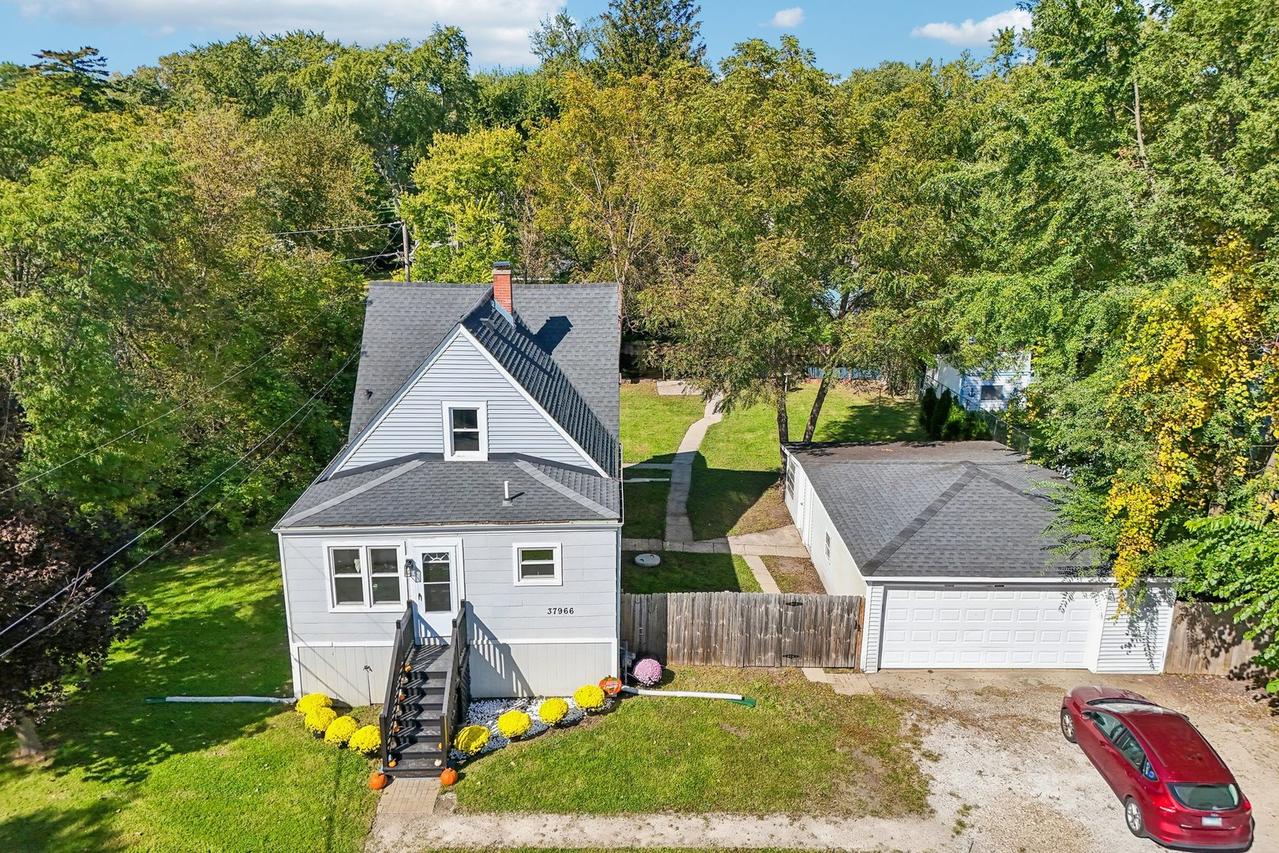37966 N Nora Pl., Spring Grove, IL 60081