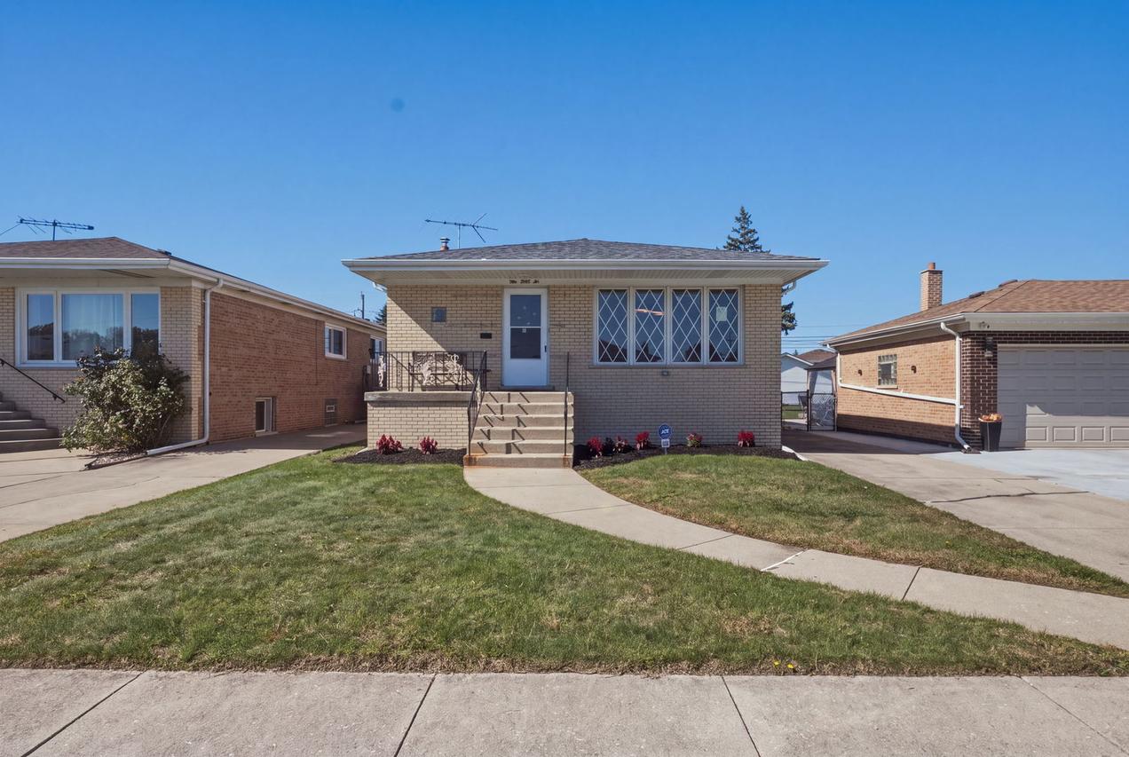 536 Muskegon Ave., Calumet City, IL 60409