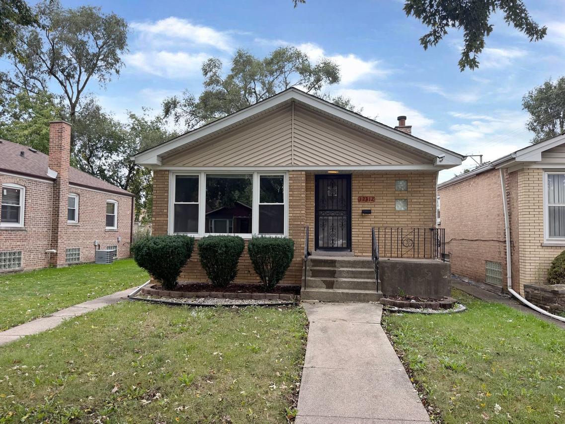 12312 S May St., Calumet Park, IL 60827