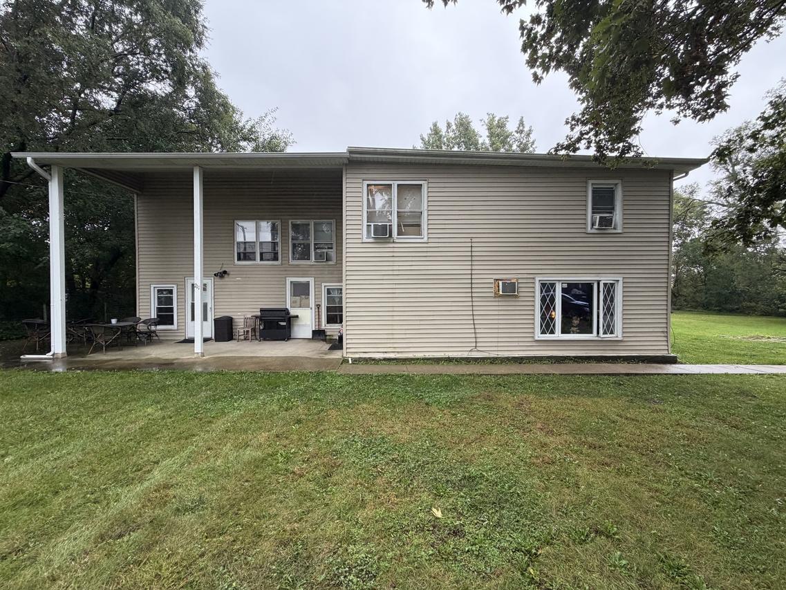 211 W Woodlawn Ave., Hinckley, IL 60520