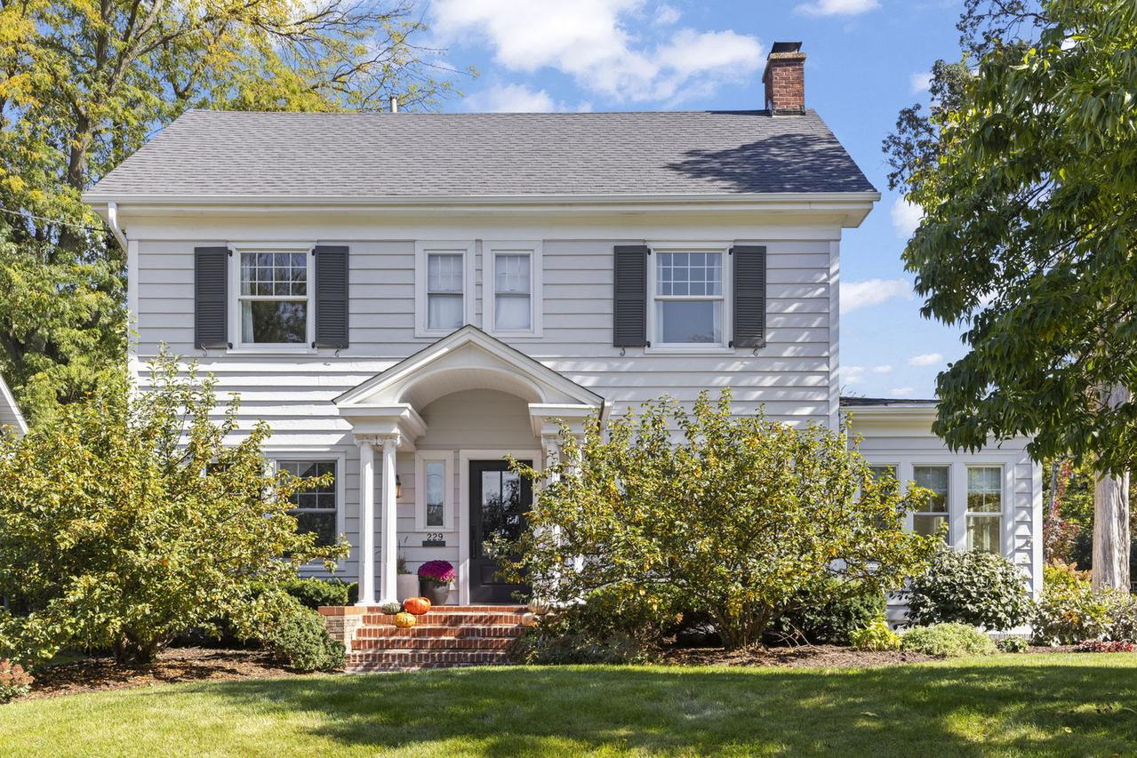 229 N Main St., Glen Ellyn, IL 60137