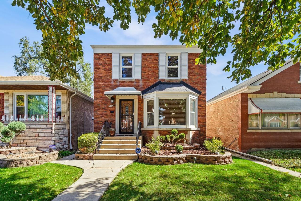 8011 S Washtenaw Ave., Chicago, IL 60652