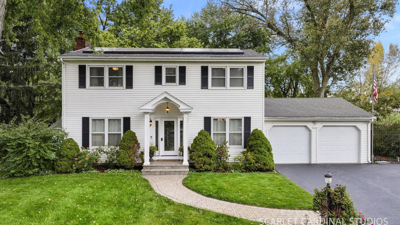 7S339 Midfield Dr., Aurora, IL 60506