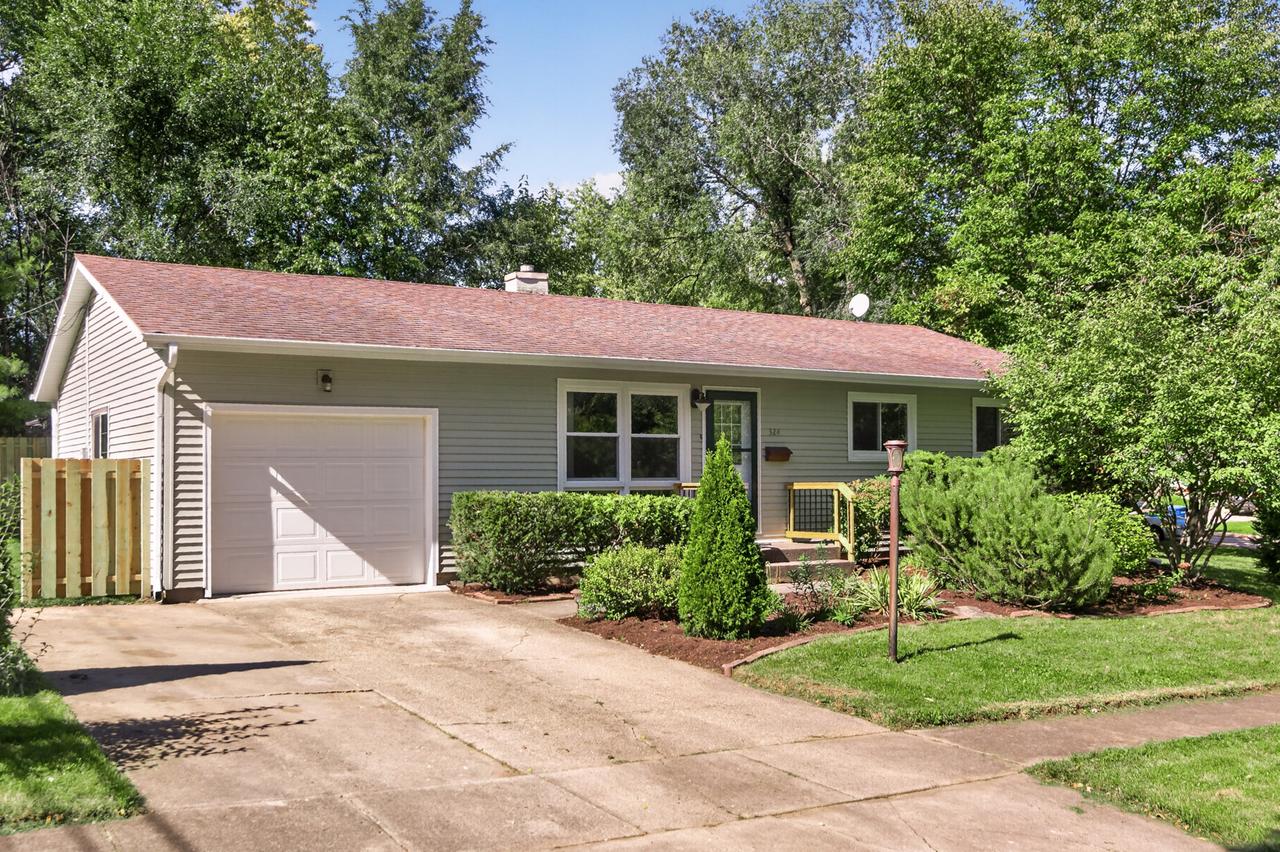 324 Birchwood Ln., Dekalb, IL 60115