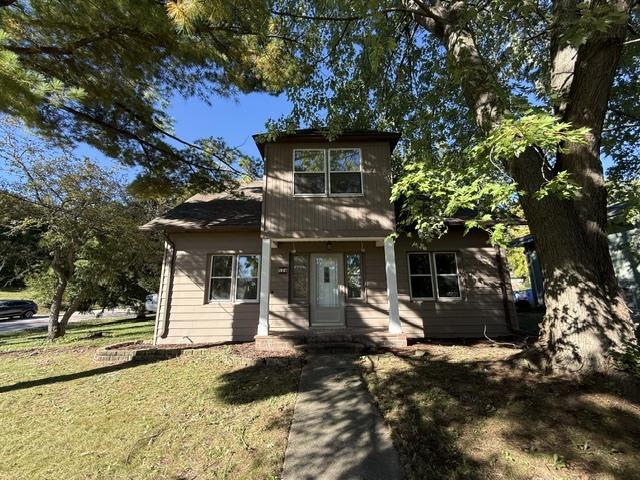 124 Hilltop Dr., Lake In The Hills, IL 60156