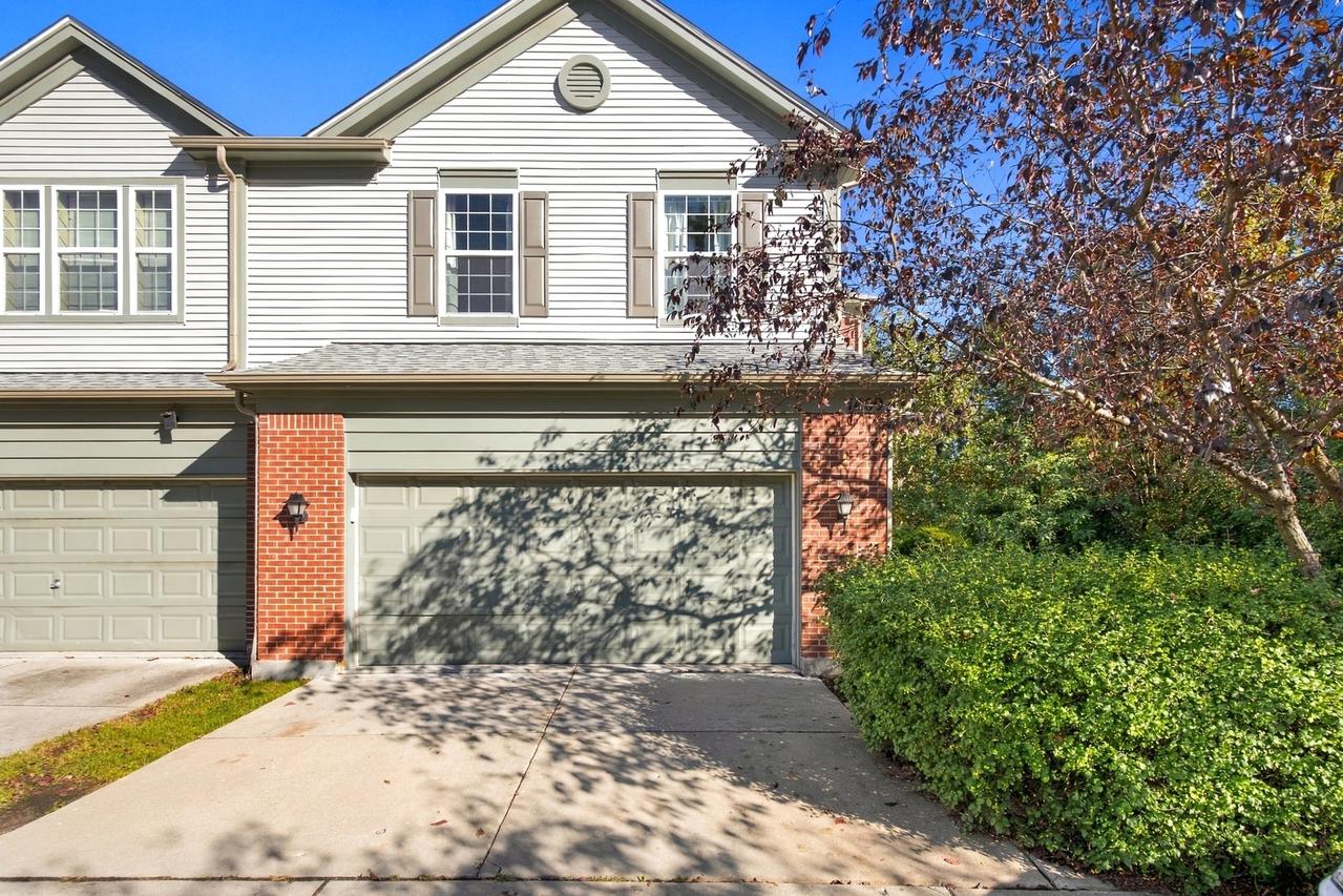 1469 Yellowstone Dr., Streamwood, IL 60107