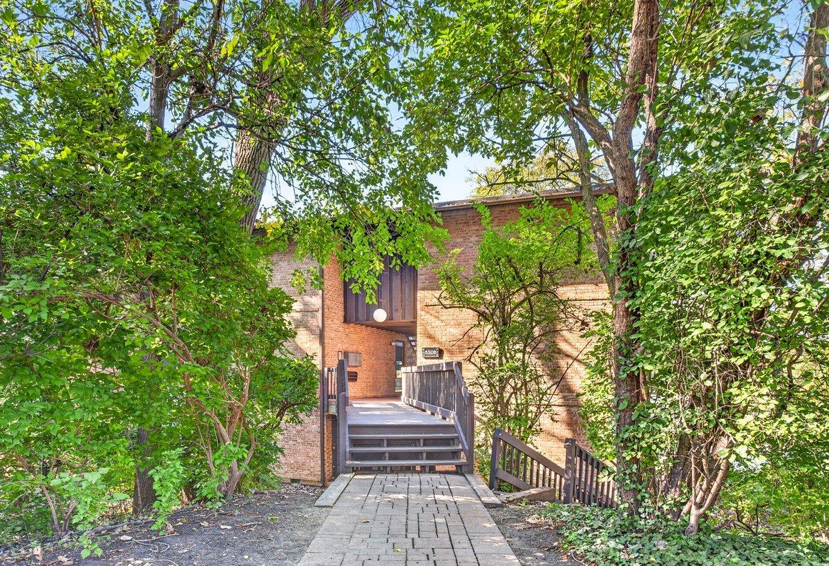 5508 E Lake Dr. #D, Lisle, IL 60532