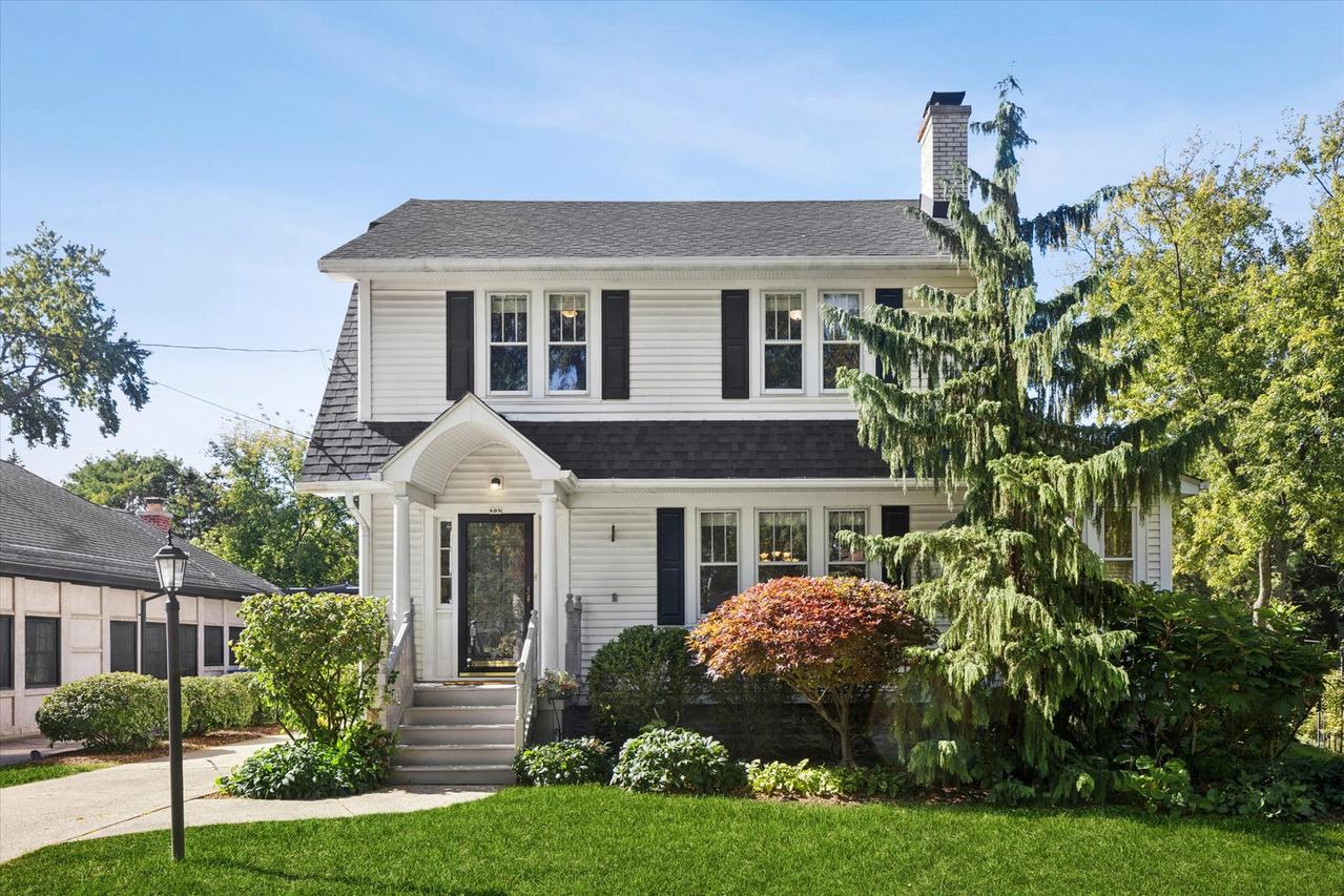 808 Howard St., Wheaton, IL 60187