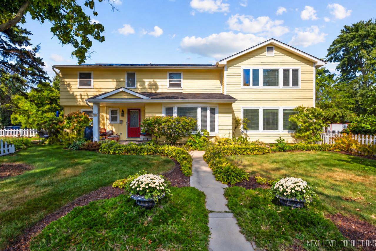83 N Park Blvd., Glen Ellyn, IL 60137