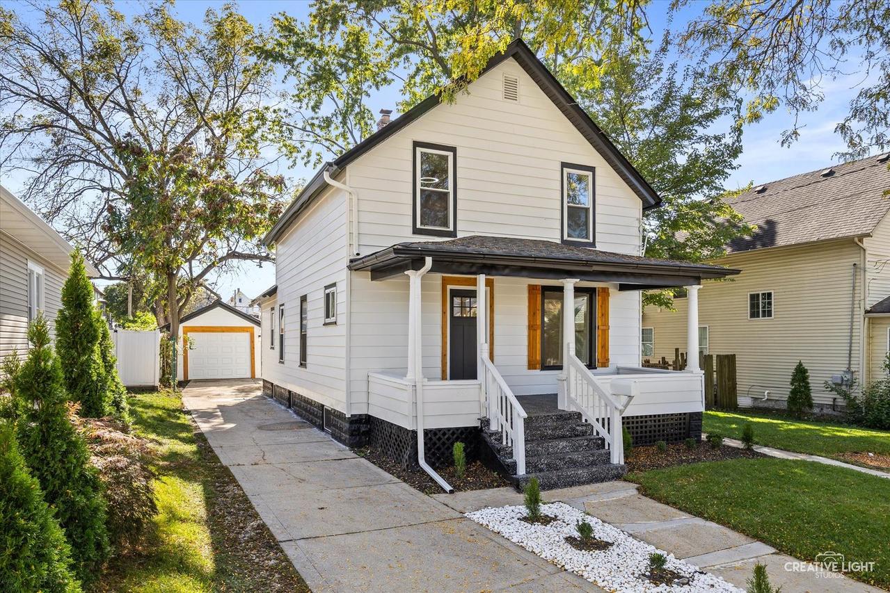 815 Fulton St., Aurora, IL 60505
