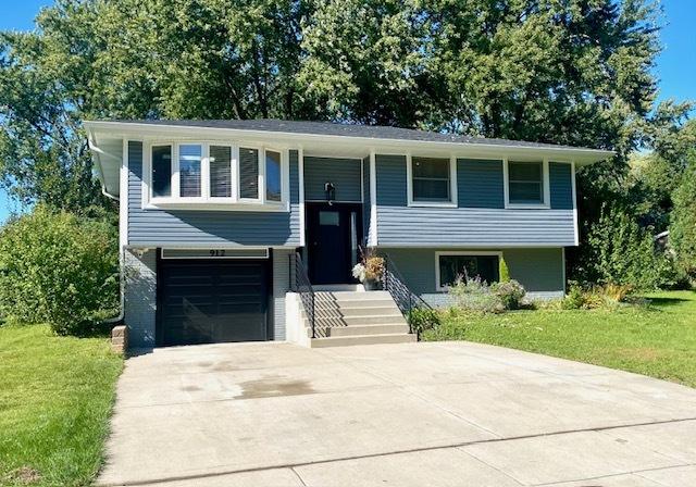 912 Cornell Ln., Schaumburg, IL 60193