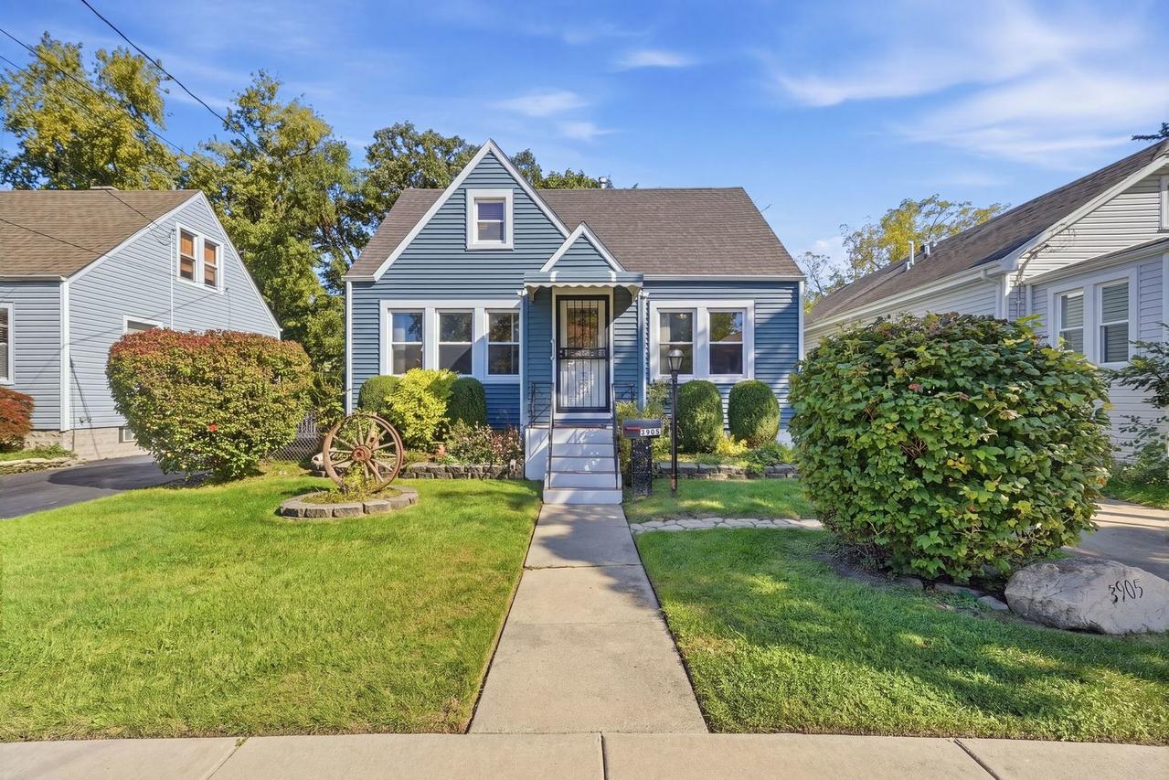 3905 Custer Ave., Lyons, IL 60534