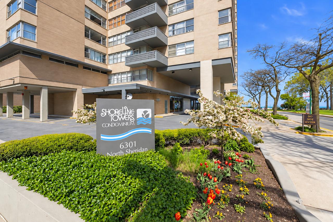 6301 N Sheridan Rd. #4H, Chicago, IL 60660