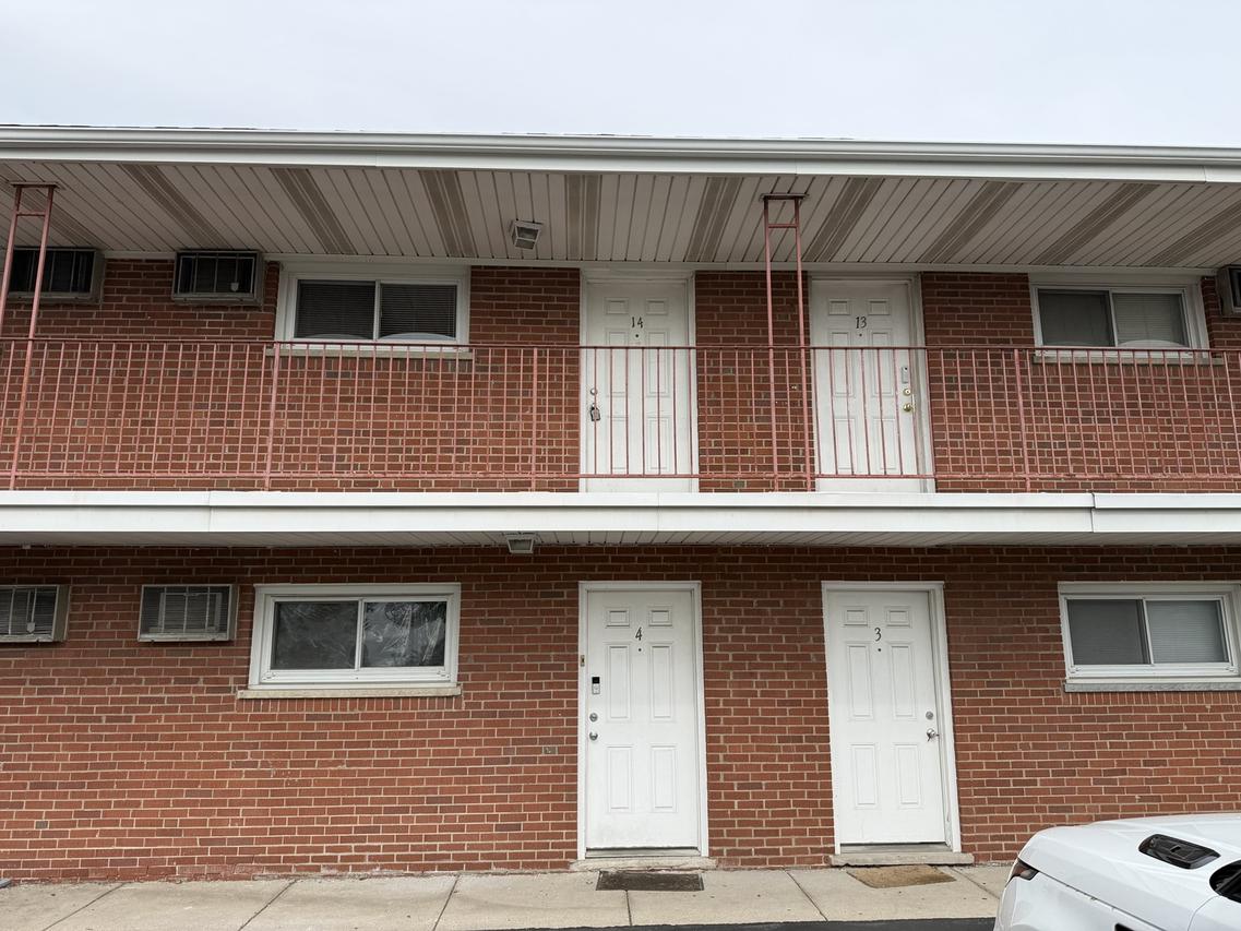 145 Dover Dr. #14, Des Plaines, IL 60018