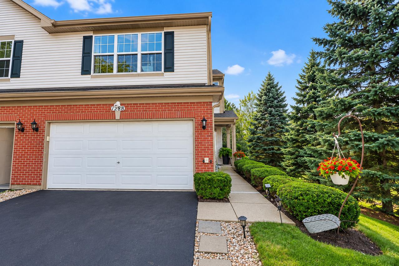 1288 W Black Wolf Rd., Round Lake, IL 60073