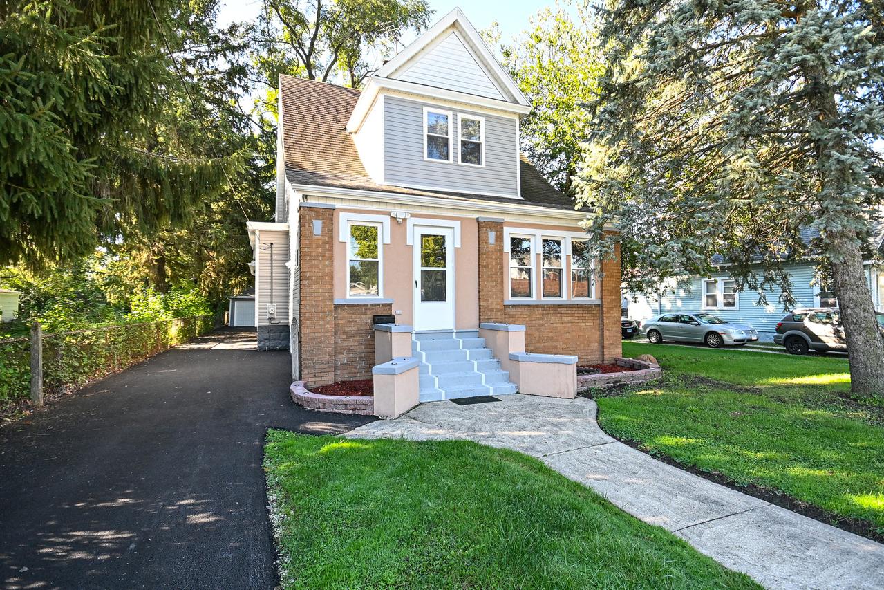 417 E 16th St., Lockport, IL 60441