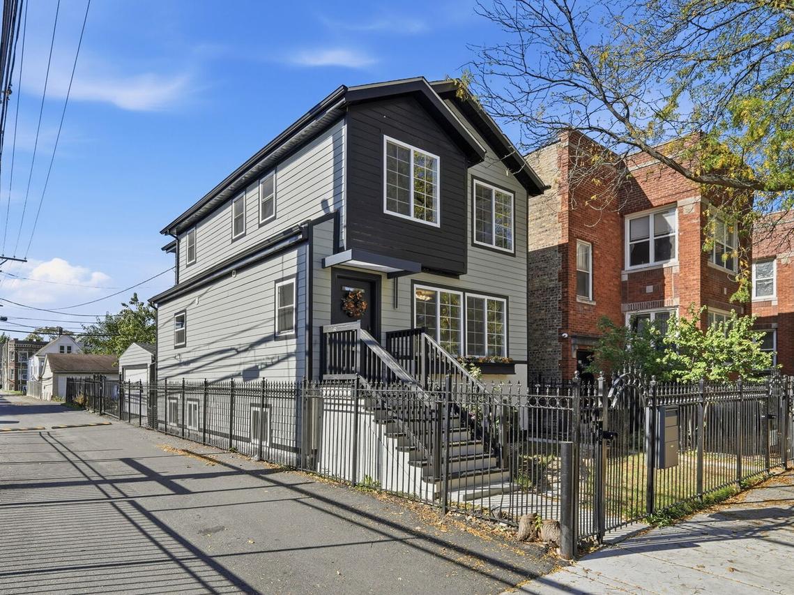 2616 N Avers Ave., Chicago, IL 60647