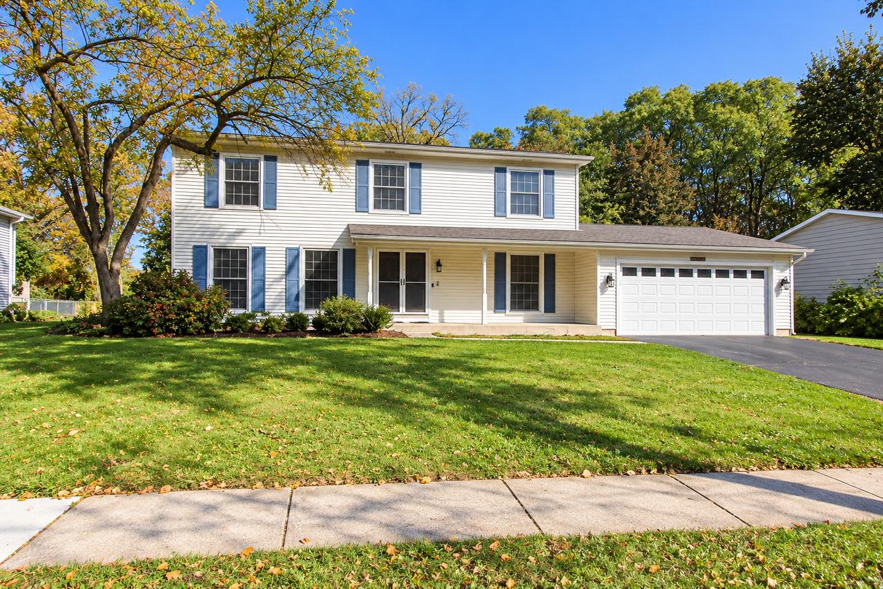 624 Green Oaks Dr., Crystal Lake, IL 60014