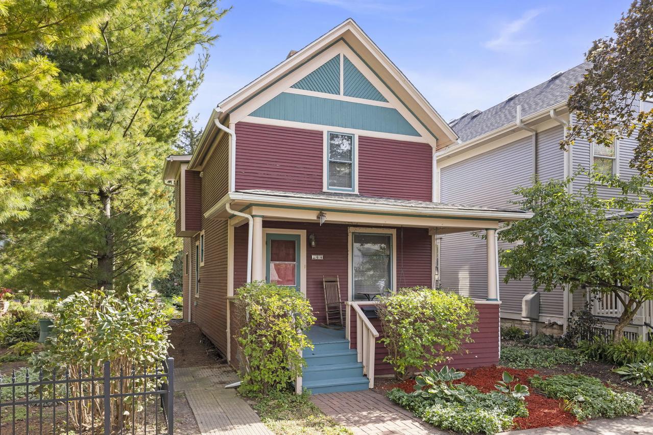 144 N Ellsworth St., Naperville, IL 60540